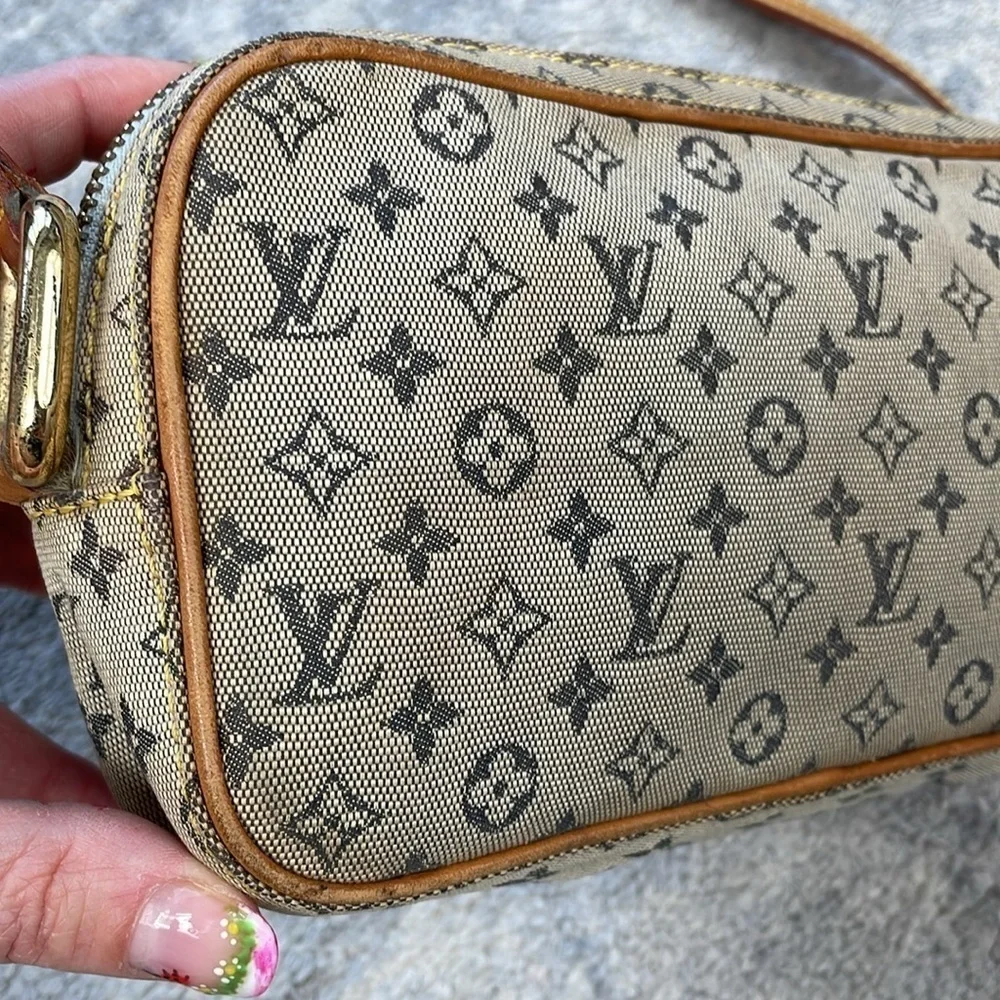 Louis Vuitton Monogram Mini Lin Juliette MM Denim Crossbody Bag - Picture 5 of 17